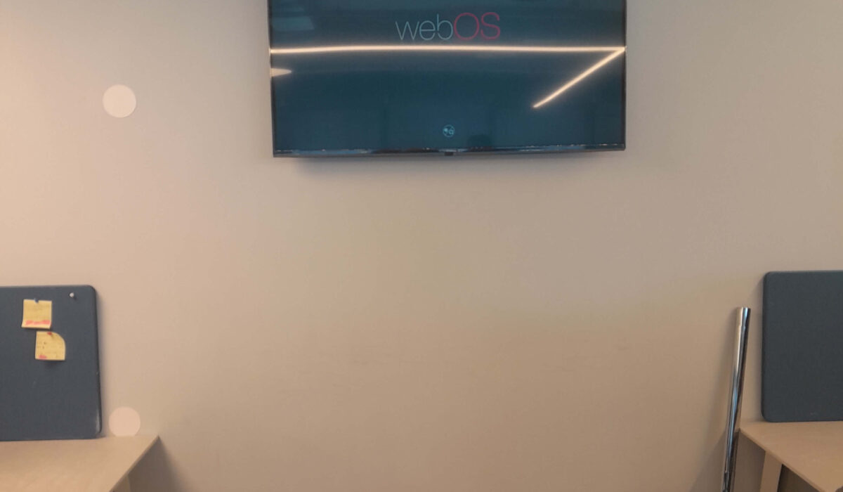 office-tv-screen-installation-netanya.jpg